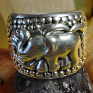 BOLD & WIDE, ELEPHANT MOTIF, STERLING RING WITH TEXTURED  DESIGN. SIZE 7